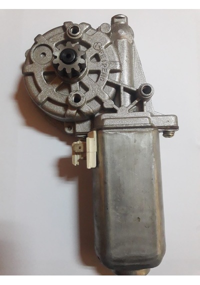 Mercedes Cam Silecek Motoru
