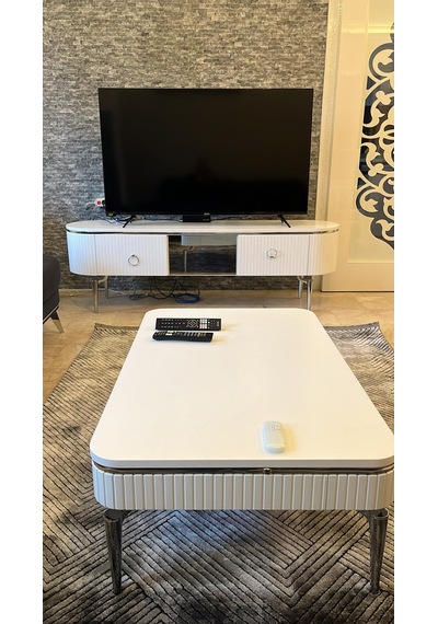 Desing Orta Sehpa Beyaz +gümüş Desing Orta Sehpa Beyaz +gümüş