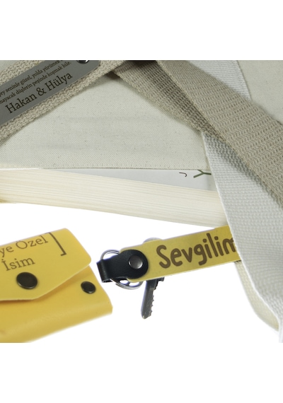 Narçiçeği & Siyah, Sınıf Öğretmeninden Minik Öğrencilerine Mesajlı Karne Hatırası Anahtarlık 16 Lı Çok Renkli