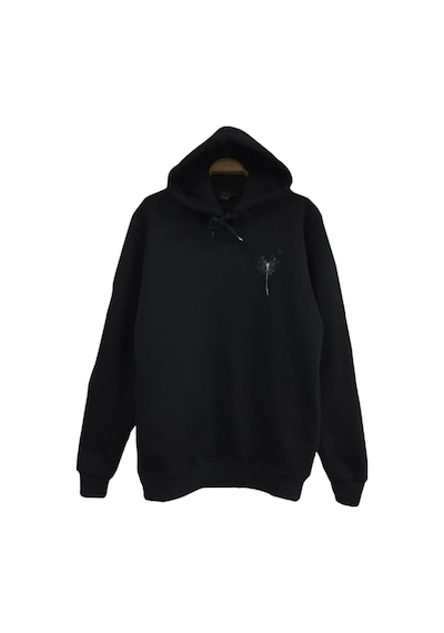 Üfleyen Çiçek Baskılı Sweatshirt Siyah