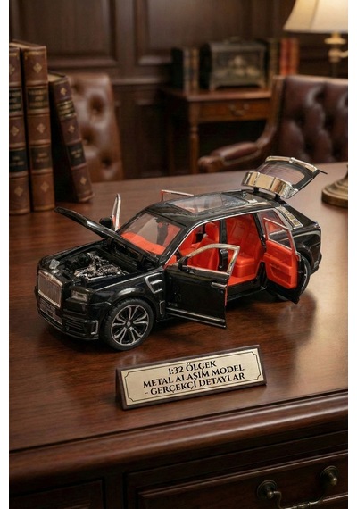 Siyah Rolls Royce Cullinan Metal Model Araba 1:32 - Sesli Işıklı Kapıları Açılan Oyuncak Jip 18 Cm