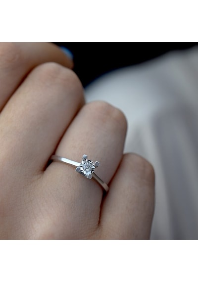Lilarote 0.06 Ct. Kare Tektaş Pırlanta Yüzük