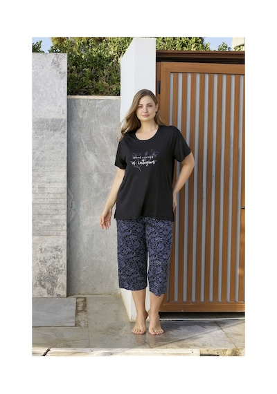 Aydoğan Kadın %95 Viskon %5 Esnek Kısa Kol Kapri Büyük Beden Lacivert Pijama Takımı -8251 Aydoğan Kadın %95 Viskon %5 Esnek Kısa Kol Kapri Büyük Beden Lacivert Pijama Takımı -8251