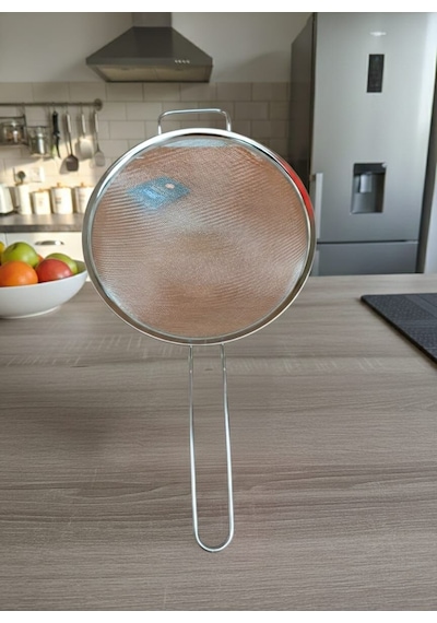 Paslanmaz Çelik Saplı Süzgeç Ergonomik Ve Hafif Tasarım Metalik