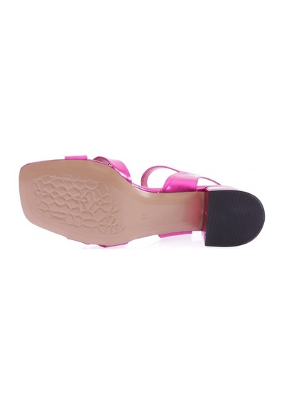 Dgn 352-23y Kadin Burgu Aksesuarli Alçak Topuklu Sandalet 352-1922-R13856 Fuşya Dgn 352-23y Kadin Burgu Aksesuarli Alçak Topuklu Sandalet 352-1922-R13856 Fuşya