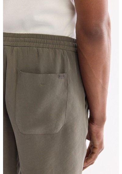 Avva Erkek Haki Beli Lastikli Nefes Alan Modal Karışımlı Soft Touch Relaxed Fit Şort A61y3703