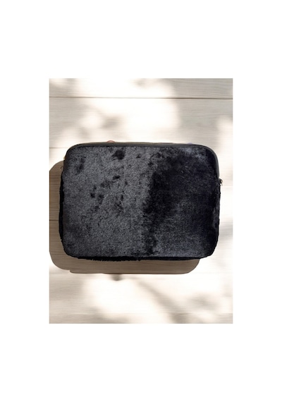 Plush Studıo 13-13.3-14 Inch Peluş Macbook, Laptop Çantası,siyah Toscase Askısız 36x26cm Siyah Siyah