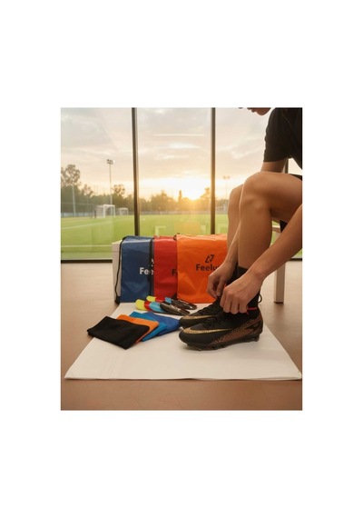 Football Unisex Krampon Set 1 Adet Çanta, + 1 Adet Çorap + 1 Adet Tekmelik Siyah