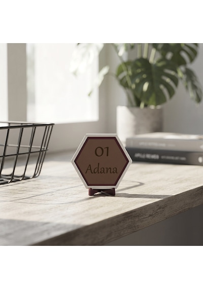 Adana 01 Plaka Temalı Dekoratif Obje, Şehir Hatırası Arayanlar İçin Modern Masaüstü Dekoru 10x10 Cm, Açık Kahve