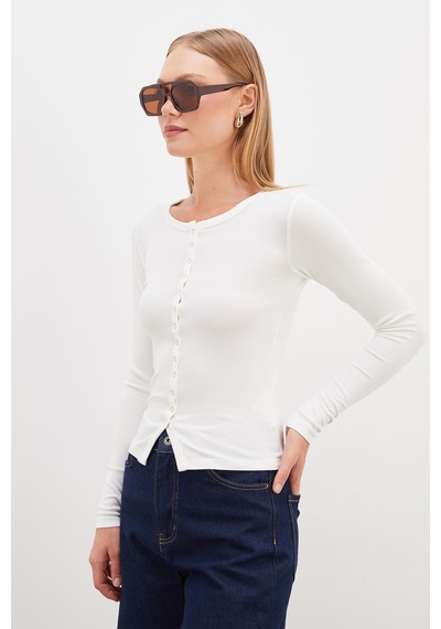 Fullamoda Önü Çıtçıtlı Ribanalı Slim Fit Bluz Ekru