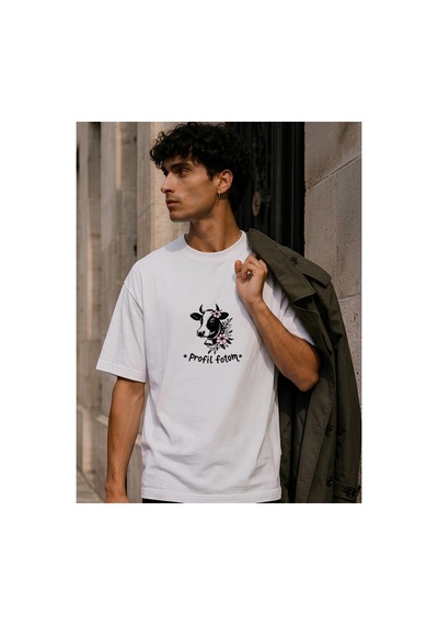 Qmen Style Unisex Beyaz Oversize Baskılı T-shirt Espirili İnek Baskılı %100 Pamuk