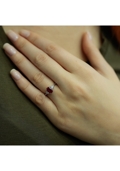 Lova Pırlantalı Oval Yakut Yüzük - 1020226