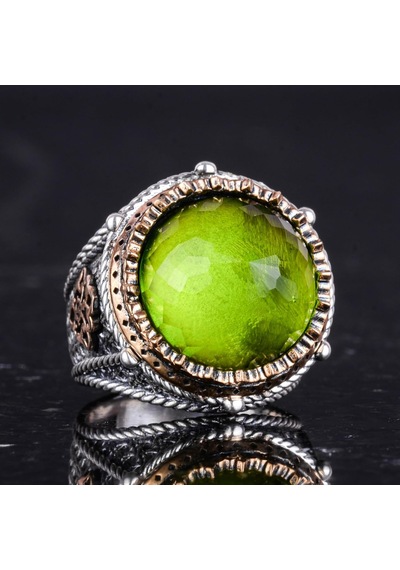 El Yapımı Taşlı Erkek Yüzük - 925 Ayar Gümüş Erkek Yüzük İle Farklı Ve Kendine Has Tasarım Yapay Peridot Gümüş