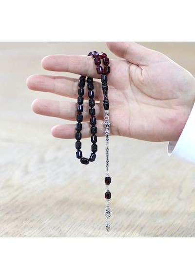 Tesbihname Ateş Kehribar Tesbih - 925 Ayar Gümüş Kral Püsküllü - Süzme Kırmızı Siyah Renk - Kapsül Kesim Çok Renkli Tesbihname Ateş Kehribar Tesbih - 925 Ayar Gümüş Kral Püsküllü - Süzme Kırmızı Siyah Renk - Kapsül Kesim Çok Renkli