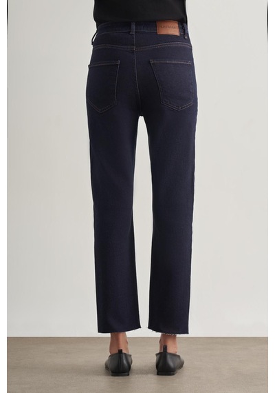 Mizalle Kesikli Mom Fit Denim Lacivert Pantolon Lacivert