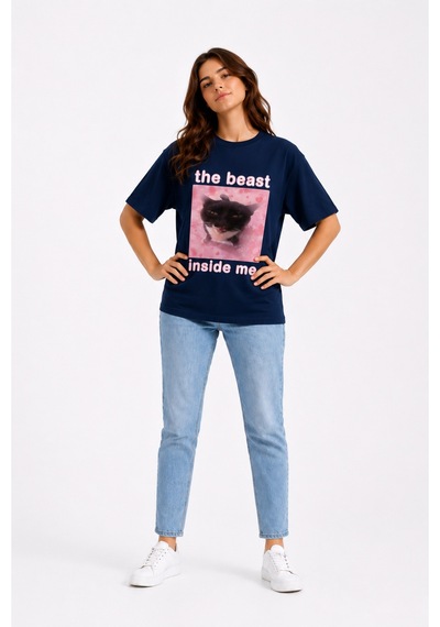 Nevermind The Beast Inside Me Baskılı Unisex Oversize Tişört Siyah Kedi Grafik Tasarım %100 Pamuk Lacivert Lacivert Nevermind The Beast Inside Me Baskılı Unisex Oversize Tişört Siyah Kedi Grafik Tasarım %100 Pamuk Lacivert Lacivert