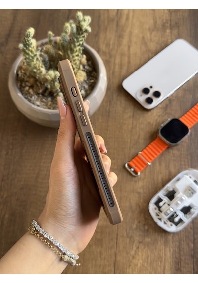 Apple iPhone 16 Pro Max Uyumlu Darbelere Hava Filtreli Yüksek Kamera Korumalı Şık West Silikon Kılıfı Kahverengi Apple iPhone 16 Pro Max Uyumlu Darbelere Hava Filtreli Yüksek Kamera Korumalı Şık West Silikon Kılıfı Kahverengi