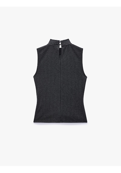 Koton Slim Fit Bağlama Detaylı Kruvaze Çizgili Dik Yaka Kolsuz Bluz Gri Çizgili 7wak10074ek