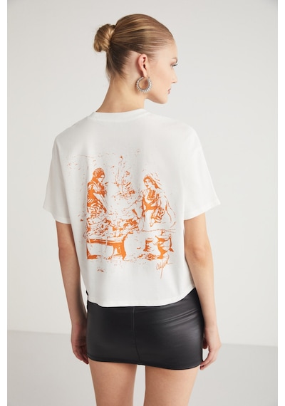 Grımelange Fına Kadın Sırt Baskı Detaylı Regular Fit Bisiklet Yakalı %100 Organik Pamuklu Ekru T-shirt Grımelange Fına Kadın Sırt Baskı Detaylı Regular Fit Bisiklet Yakalı %100 Organik Pamuklu Ekru T-shirt