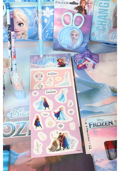 Dekomus Lisanslı Elsa Frozen Ice Glow Colleciton 32 Parça Full Kırtasiye Seti Kalem Çantası,saplı Klasör,beslenme Kabı,matara Altın Dekomus Lisanslı Elsa Frozen Ice Glow Colleciton 32 Parça Full Kırtasiye Seti Kalem Çantası,saplı Klasör,beslenme Kabı,matara Altın