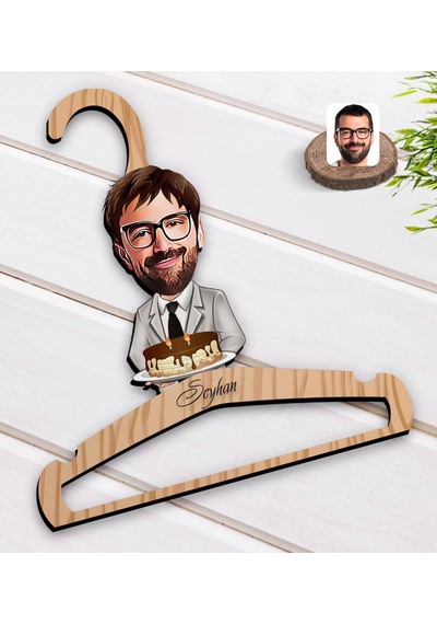 Kişiye Özel Erkek Doğum Günü Karikatürlü Ahşap Elbise Askısı-4 Ahşap
