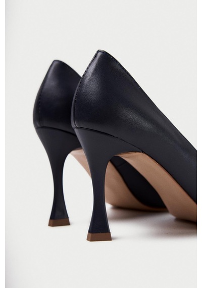 Mubiano Hakiki Deri Mb971-lcv Kadın İnce 9 Cm Topuklu Lacivert Stiletto & Topuklu Ayakkabı Lacivert