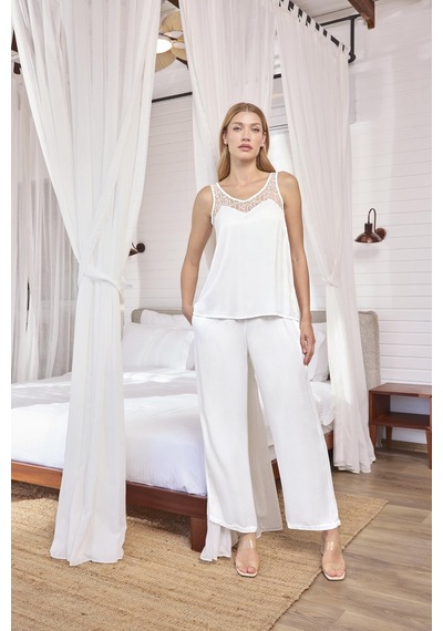 Monamise Kadın Dantelli Ve Dekolteli Pijama Takımı 18661 Beyaz