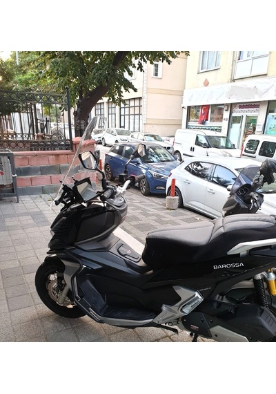 Motocam Barossa Adv 125 Ön Cam 2025-2026 Model 57cm Şeffaf Renkli 4mm Sportif