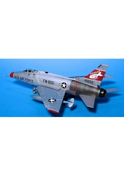 1/72 F-100c Super Sabre Savaş Uçağı Maketi, Trumpeter 01648