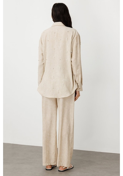 On Minimalist İnci Detaylı Oversize Keten Kadın Gömlek Bej