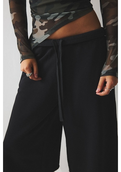 Defacto Loose Fit Beli Bağcıklı Paça Ucu Kesik Bermuda Şort I8794ax26aubk81 Siyah-bk81