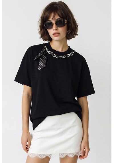Kadın Fular Ve İnci Detaylı Bisiklet Yaka Oversize Basic T-shirt 360096 60286358 - Siyah