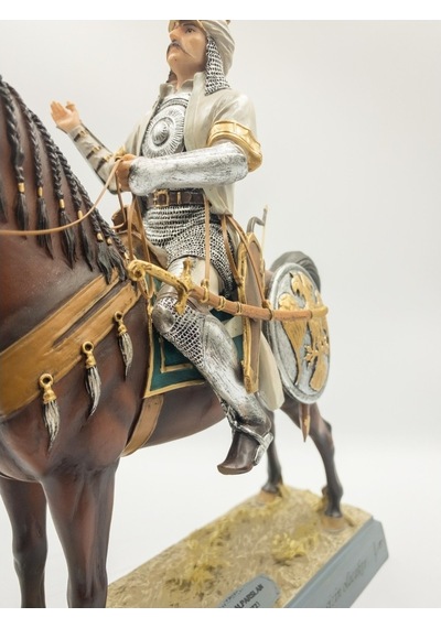 El İşçiliği Boyama Sultan Alparslan Heykel Biblo Dekor