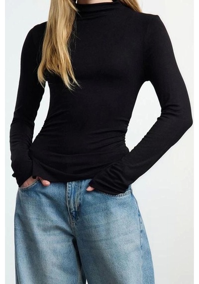 Ersefa Stil Kadın Fitted Büzgü Drape Detaylı Bluz Crop Örme Slim Kalıp Siyah