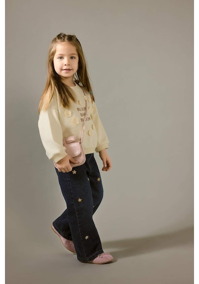 Defacto Kız Bebek Oversize Geniş Kalıp Bisiklet Yaka Çiçekli Nakışlı İçi Yumuşak Tüylü Sweatshirt G6837a525cwbg31 Bej-bg31