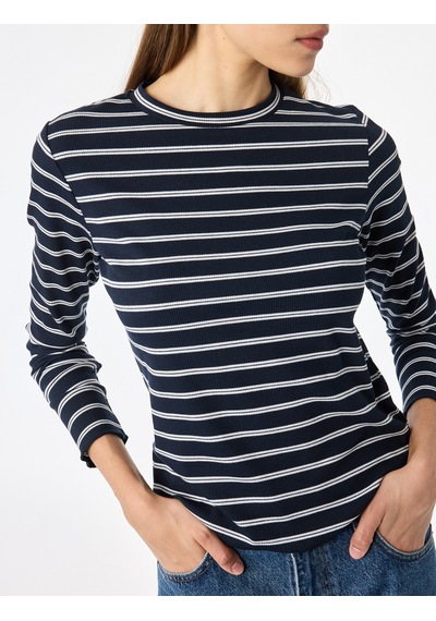 Koton Slim Fit Bisiklet Yaka Uzun Kollu Çizgili Tişört Lacivert Çizgili 7wak80017pk