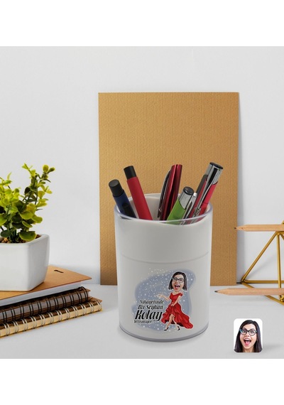Bk Gift Kişiye Özel Kadın Kolay Yetişmiyor Karikatürlü Beyaz Akrilik Kalemlik - Model 1