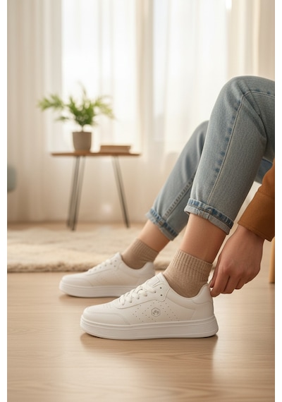 Enoch Kadın Spor Ayakkabı Amblem Detaylı Ve Ortopedik Düz Tabanlı Casual Sneaker Beyaz