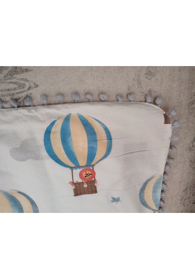 Bebek Battaniyesi %100 Pamuklu Pazen Çift Katlı Dantelli Ponponlu Uçan Balon Desenli 100x112 Cm Balondesenli