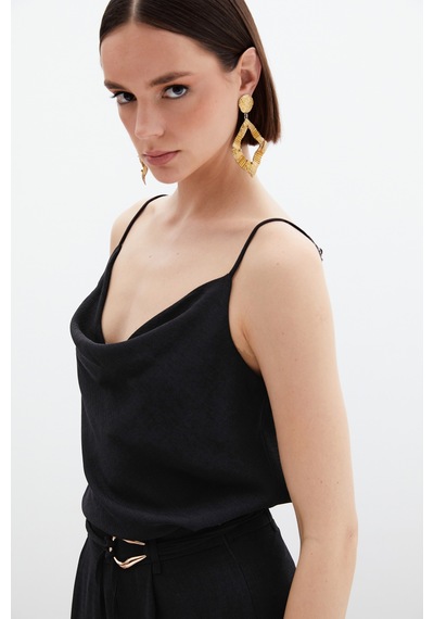 Sateen Degaje Yaka Dökümlü Bluz - Siyah-136056 Siyah