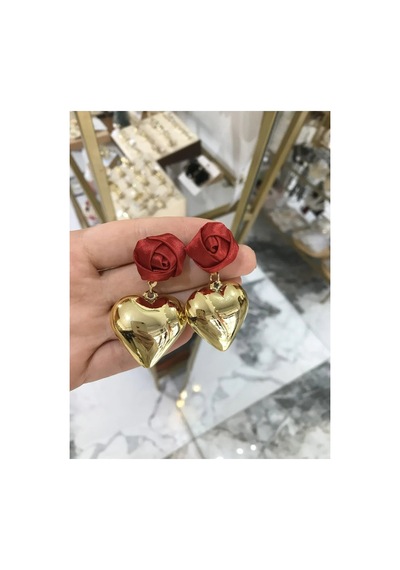 Kırmızı Gül Detaylı Gold Kalp Küpe Altın