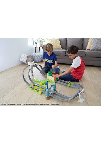Hot Wheels Mario Kart Çılgın Dönüş Parkuru Yarış Seti. 1 64 Ölçek