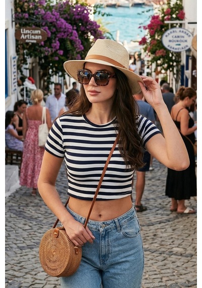 Lela Slim Fit Bisiklet Yaka Çizgili Crop Bayan T Shirt 5866110 Lacivert