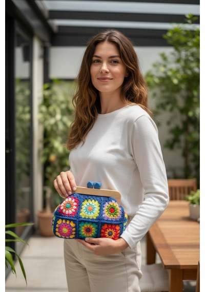 Melonndesign Örgü Renkli Motifli Ahşap Burslu Lacivert Çanta