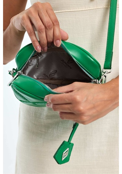 Küçük Boy Nakış Detaylı Crossbody Çapraz Askılı Kadın Omuz Çantası Çimen Çimen