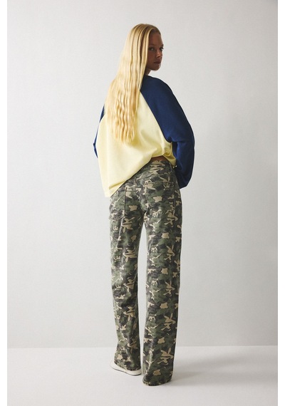 Defacto Kamuflaj Desenli Straight Fit Normal Bel Standart Boy Gabardin Pantolon I8220ax26wnkh175 Haki-kh175 Defacto Kamuflaj Desenli Straight Fit Normal Bel Standart Boy Gabardin Pantolon I8220ax26wnkh175 Haki-kh175