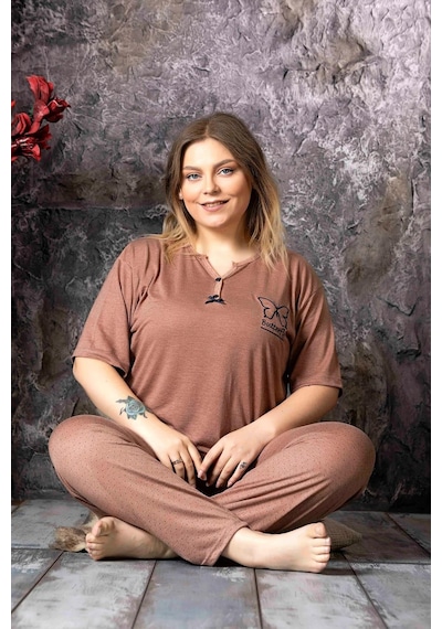 Sude Kadın Bambu Büyük Beden Düğme Yaka İnce Kısa Kol Pijama Takımı P300/146 - 1 Adet 001 Sude Kadın Bambu Büyük Beden Düğme Yaka İnce Kısa Kol Pijama Takımı P300/146 - 1 Adet 001
