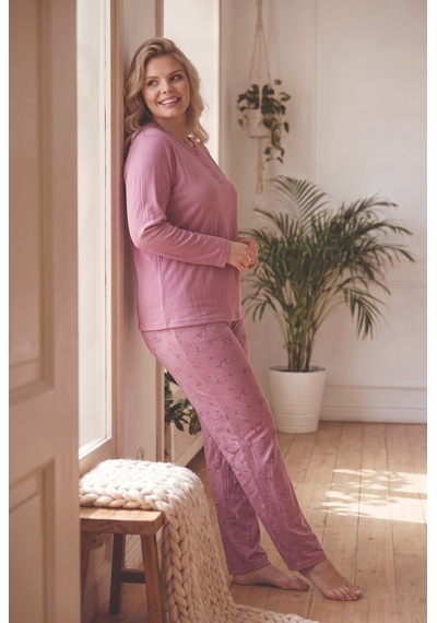 Seboteks Şardonlu İnterlok Kumaş Yakası Düğmeli Kışlık Büyük Beden Kadın Pijama Takımı 2700 Mürdüm Seboteks Şardonlu İnterlok Kumaş Yakası Düğmeli Kışlık Büyük Beden Kadın Pijama Takımı 2700 Mürdüm