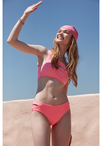 Penti x Cornetto Neon Pembe Lively Kesik Detaylı Bikini Altı Penti x Cornetto Neon Pembe Lively Kesik Detaylı Bikini Altı