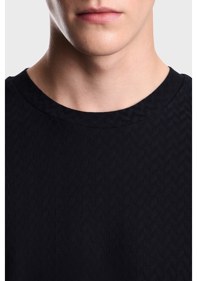 Emporio Armani Jakarlı Regular Fit Bisiklet Yaka T Shirt Erkek T Shirt Em007038 Af10762 Fb561 Lacivert Emporio Armani Jakarlı Regular Fit Bisiklet Yaka T Shirt Erkek T Shirt Em007038 Af10762 Fb561 Lacivert